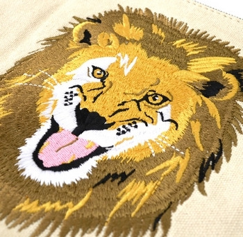 ライオン刺繍部分のアップ