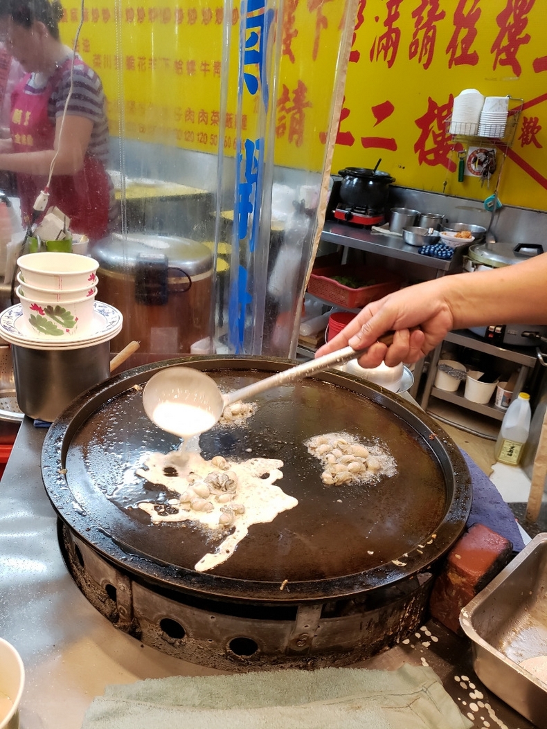 台湾夜市の牡蠣のオムレツ作り方